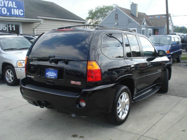 2008 GMC Envoy LS 2500hd CREW CAB 4X4 Diesel