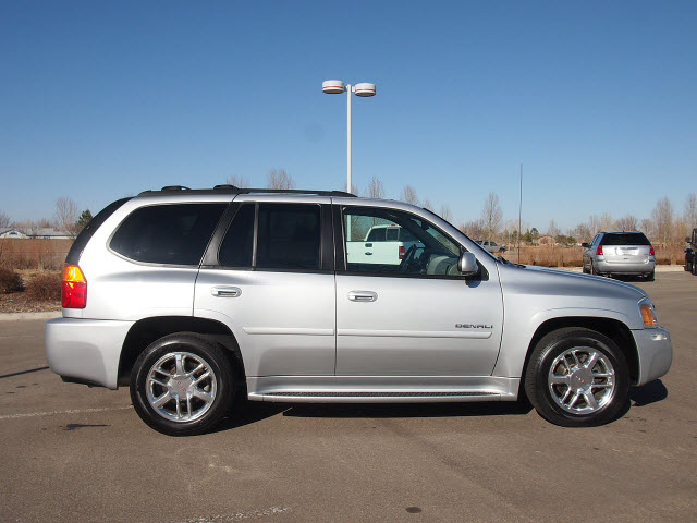 2009 GMC Envoy EX Sedan 4D