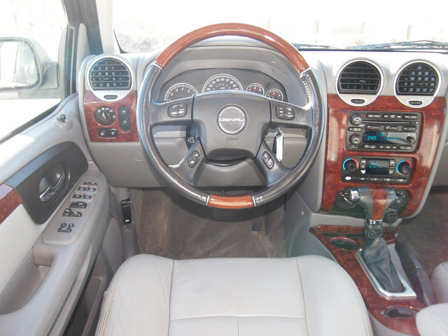 2009 GMC Envoy EX Sedan 4D