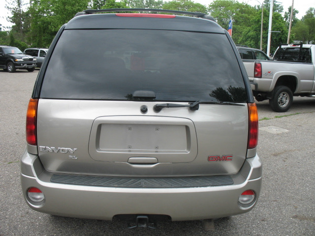 2002 GMC Envoy XL LS 2500 HD