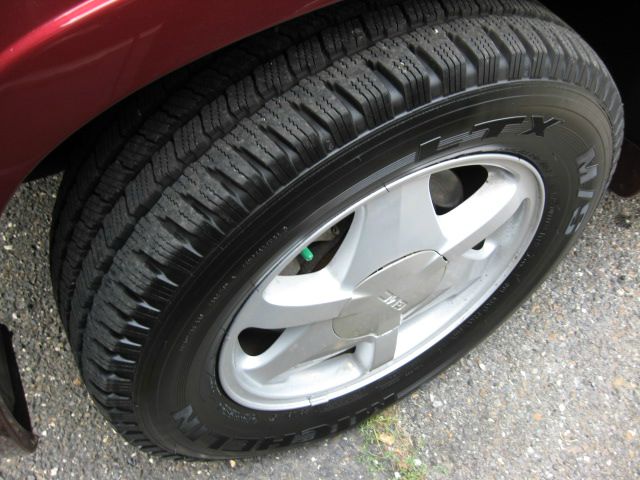 2003 GMC Envoy XL LS 2500 HD