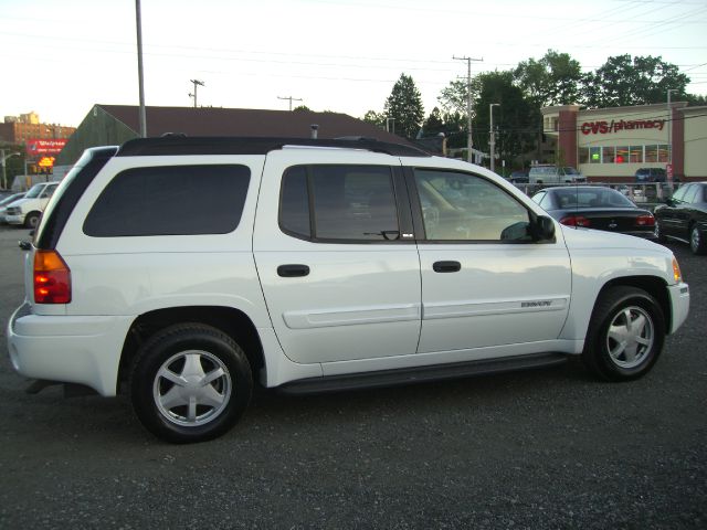 2003 GMC Envoy XL LS 2500hd CREW CAB 4X4 Diesel