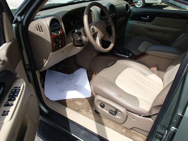 2004 GMC Envoy XL LS 2500 HD