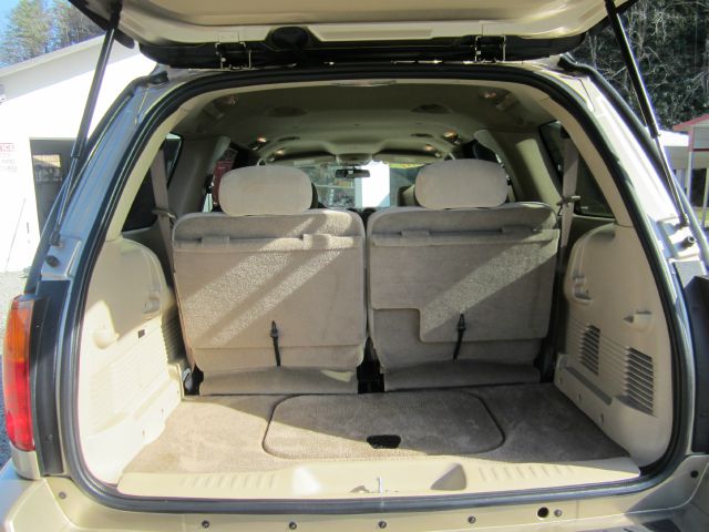 2004 GMC Envoy XL LS 2500 HD