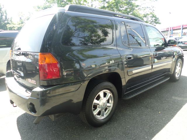 2004 GMC Envoy XL 4dr 2.9L Twin Turbo AWD SUV