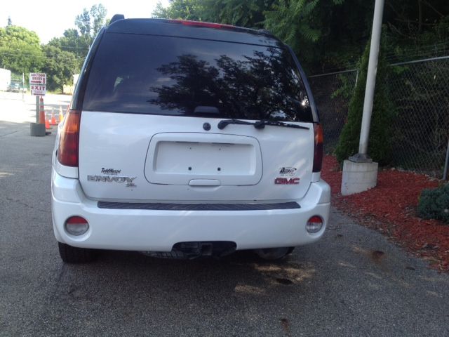 2004 GMC Envoy XL LS 2500 HD