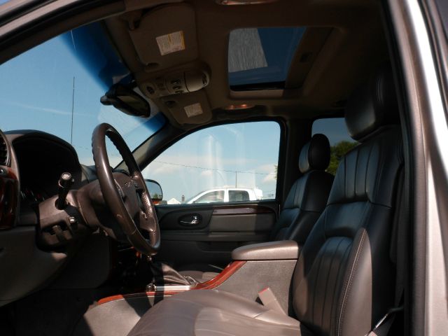 2004 GMC Envoy XL LS 2500 HD