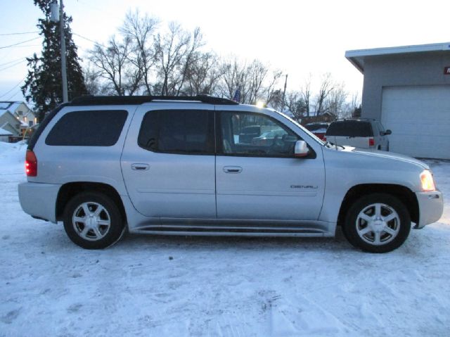 2005 GMC Envoy XL LS 2500hd CREW CAB 4X4 Diesel