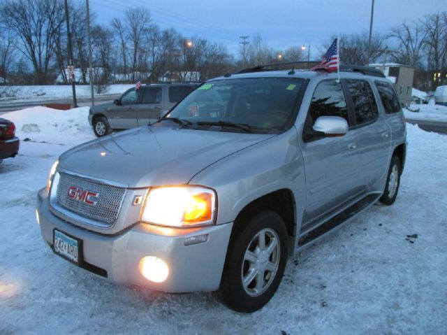2005 GMC Envoy XL LS 2500hd CREW CAB 4X4 Diesel