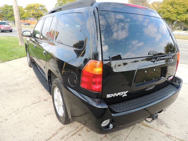 2005 GMC Envoy XL LS 2500hd CREW CAB 4X4 Diesel