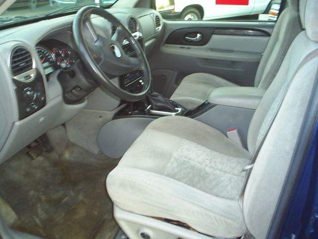 2005 GMC Envoy XL GLS 4 Door Sedan