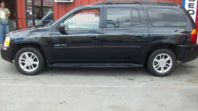 2006 GMC Envoy XL LS 2500hd CREW CAB 4X4 Diesel