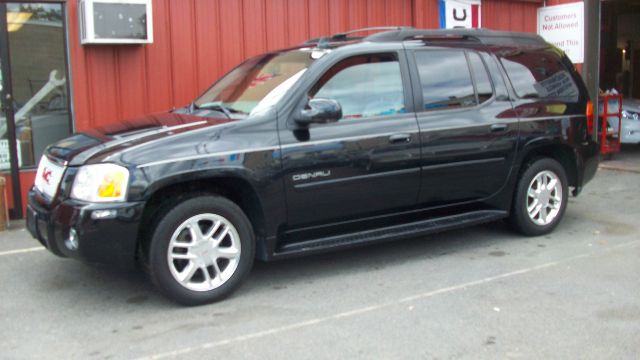 2006 GMC Envoy XL LS 2500hd CREW CAB 4X4 Diesel