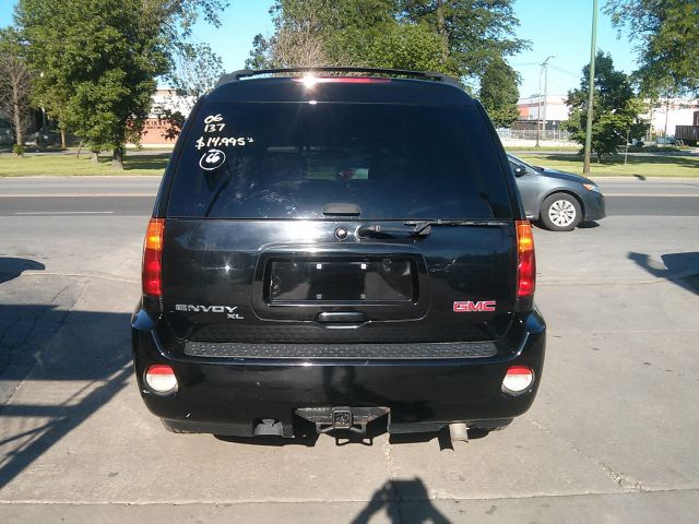 2006 GMC Envoy XL LS 2500hd CREW CAB 4X4 Diesel