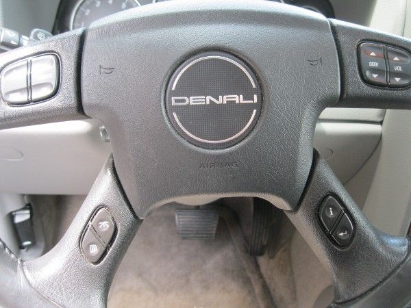 2006 GMC Envoy XL LS 2500hd CREW CAB 4X4 Diesel