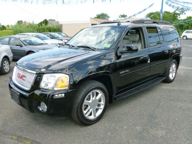 2006 GMC Envoy XL LS 2500hd CREW CAB 4X4 Diesel
