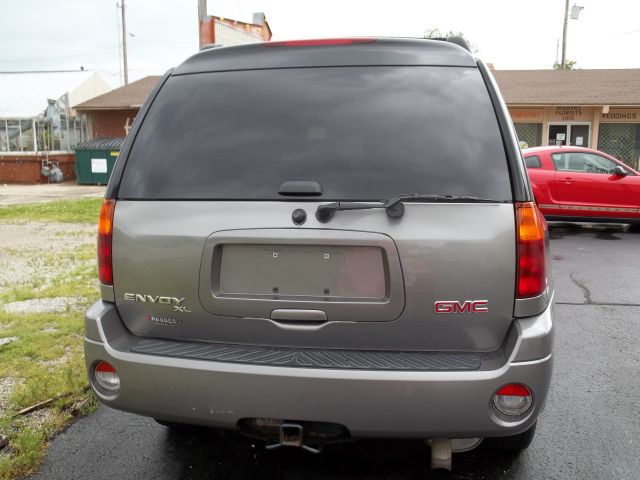 2006 GMC Envoy XL LS 2500 HD