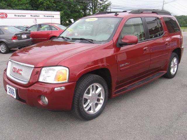 2006 GMC Envoy XL LS 2500hd CREW CAB 4X4 Diesel