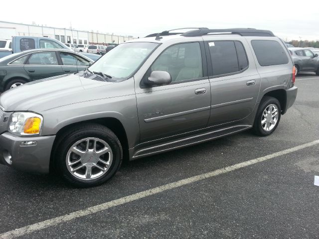 2006 GMC Envoy XL LS 2500hd CREW CAB 4X4 Diesel