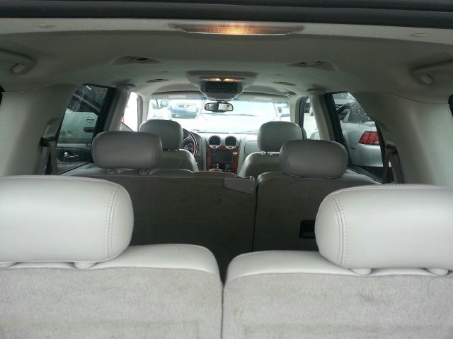 2006 GMC Envoy XL LS 2500hd CREW CAB 4X4 Diesel