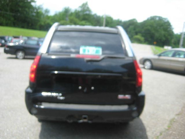 2004 GMC Envoy XUV 4 Dr 2.5 Sedan