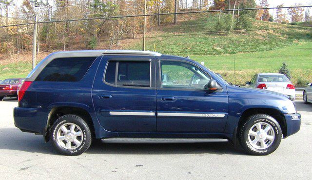 2004 GMC Envoy XUV 4 Dr 2.5 Sedan