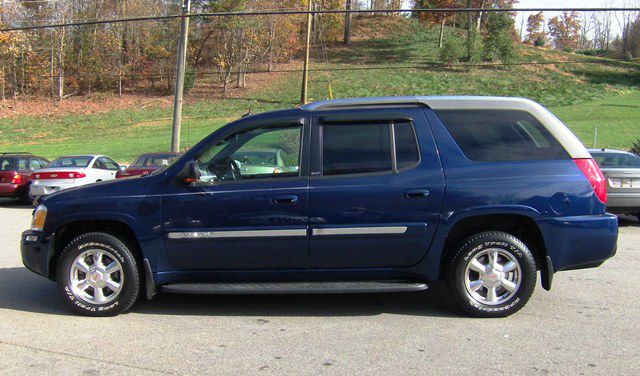 2004 GMC Envoy XUV 4 Dr 2.5 Sedan