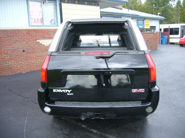 2004 GMC Envoy XUV 4 Dr 2.5 Sedan