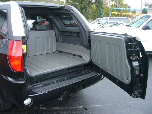 2004 GMC Envoy XUV 4 Dr 2.5 Sedan