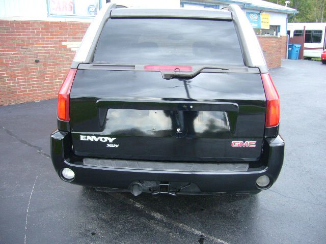 2004 GMC Envoy XUV 4 Dr 2.5 Sedan