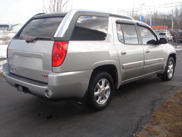 2004 GMC Envoy XUV GS Super Sharp