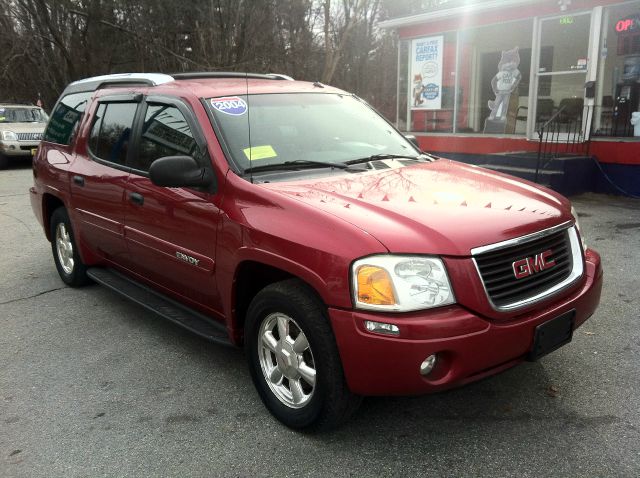 2004 GMC Envoy XUV 4 Dr 2.5 Sedan