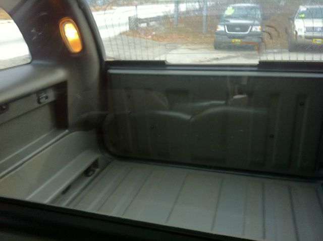 2004 GMC Envoy XUV 4 Dr 2.5 Sedan