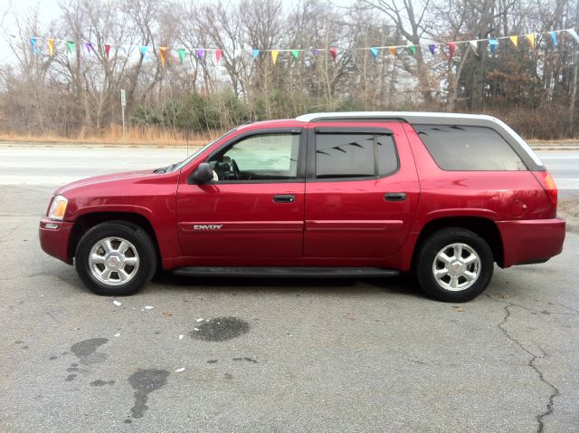 2004 GMC Envoy XUV 4 Dr 2.5 Sedan