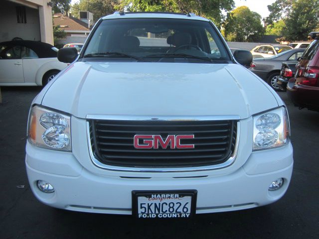 2004 GMC Envoy XUV 4 Dr 2.5 Sedan