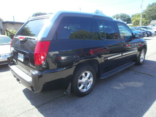 2004 GMC Envoy XUV 4 Dr 2.5 Sedan