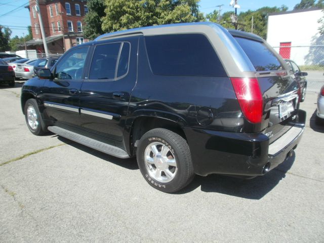 2004 GMC Envoy XUV 4 Dr 2.5 Sedan