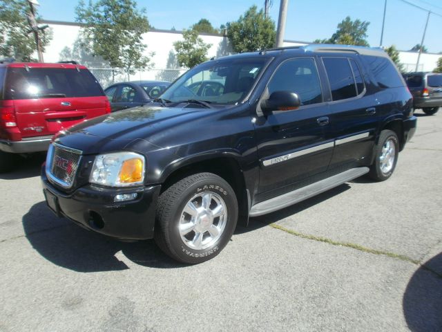 2004 GMC Envoy XUV 4 Dr 2.5 Sedan
