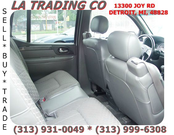 2004 GMC Envoy XUV 4 Dr 2.5 Sedan