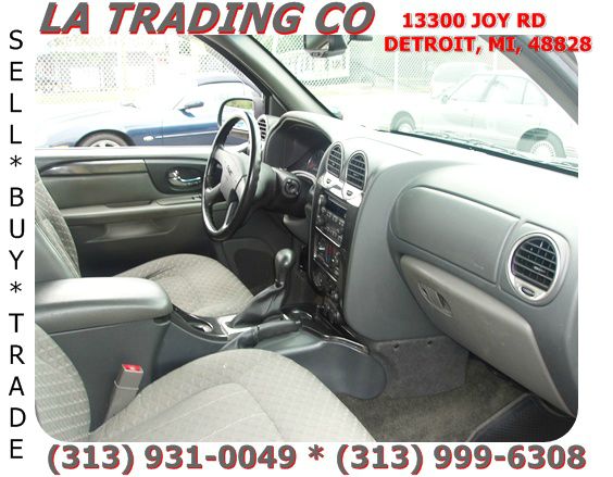 2004 GMC Envoy XUV 4 Dr 2.5 Sedan
