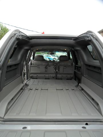 2004 GMC Envoy XUV 4 Dr 2.5 Sedan