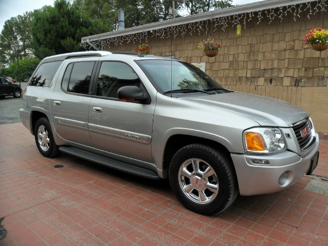 2004 GMC Envoy XUV 4 Dr 2.5 Sedan