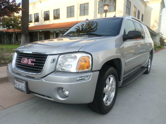 2004 GMC Envoy XUV 4 Dr 2.5 Sedan