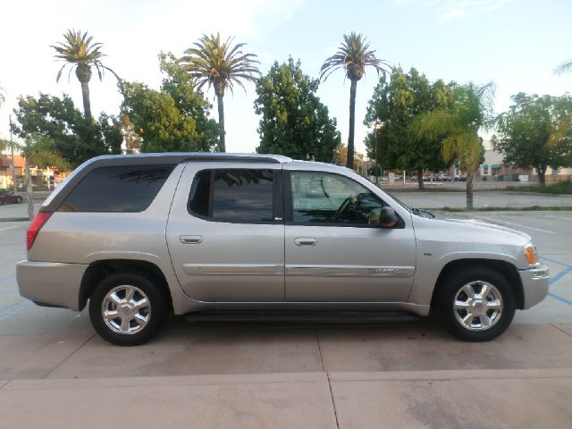 2004 GMC Envoy XUV 4 Dr 2.5 Sedan