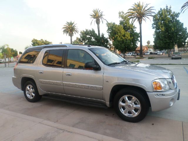 2004 GMC Envoy XUV 4 Dr 2.5 Sedan