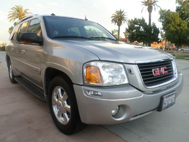 2004 GMC Envoy XUV 4 Dr 2.5 Sedan