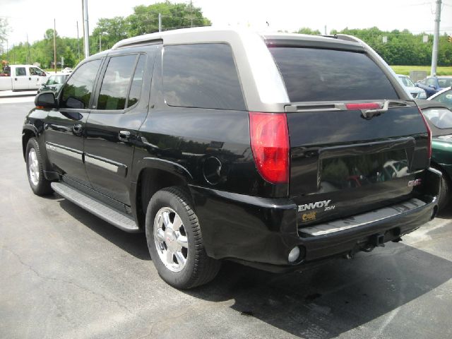 2004 GMC Envoy XUV 4 Dr 2.5 Sedan