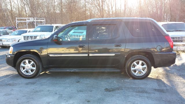 2004 GMC Envoy XUV 4 Dr 2.5 Sedan