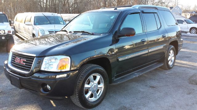 2004 GMC Envoy XUV 4 Dr 2.5 Sedan