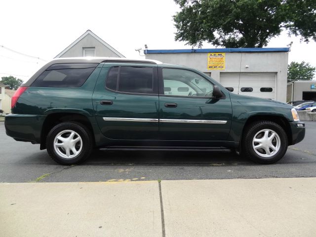 2005 GMC Envoy XUV 4 Dr 2.5 Sedan